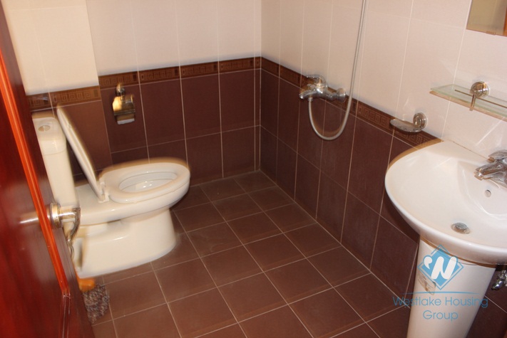 6-floor house for rent in Au Co Street